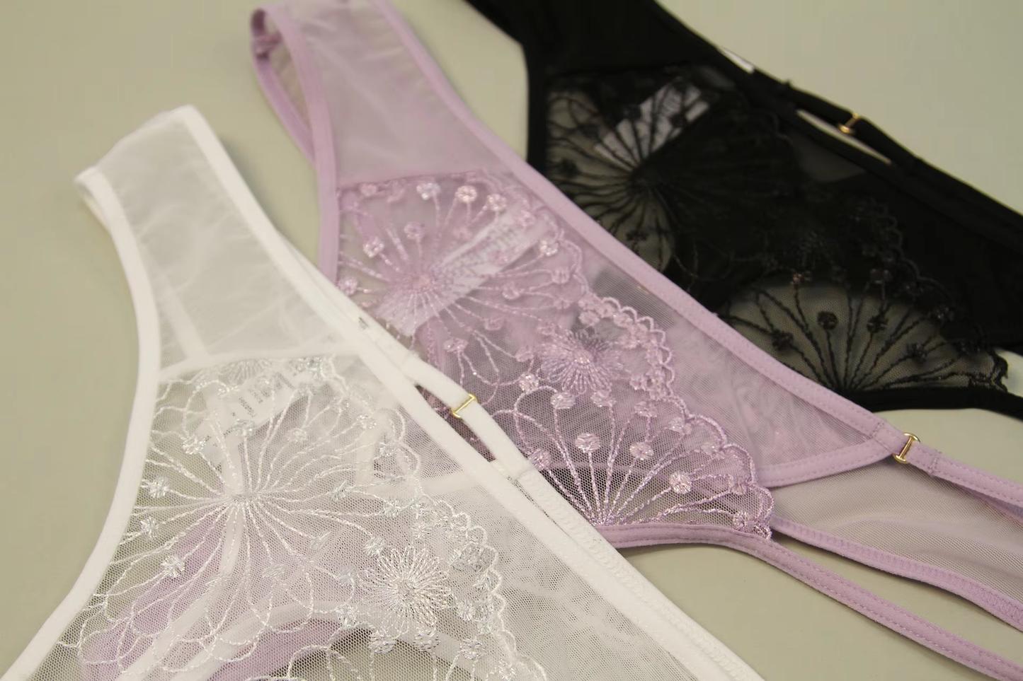 New Fashion Embroidery Lace Anti-Sagging Lingerie Set Sexy Hollow Out Bra Set for Women