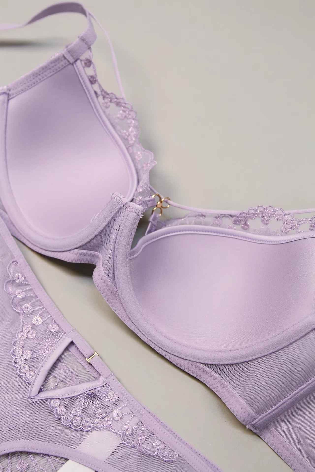 New Fashion Embroidery Lace Anti-Sagging Lingerie Set Sexy Hollow Out Bra Set for Women