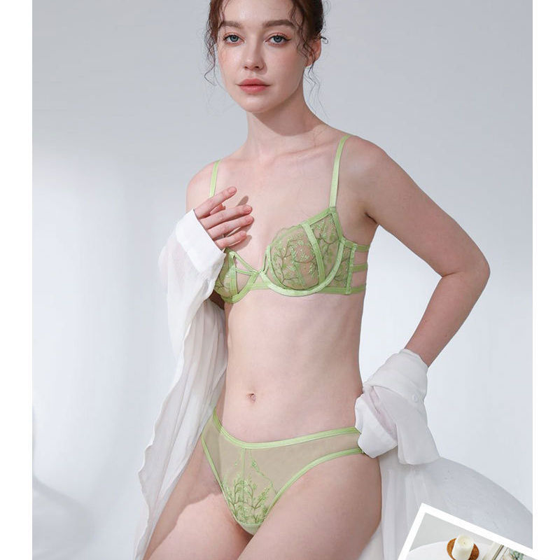 Lace Whisper Gift Set – Ultralight Push-Up Bra + Mini Silent Vibrator