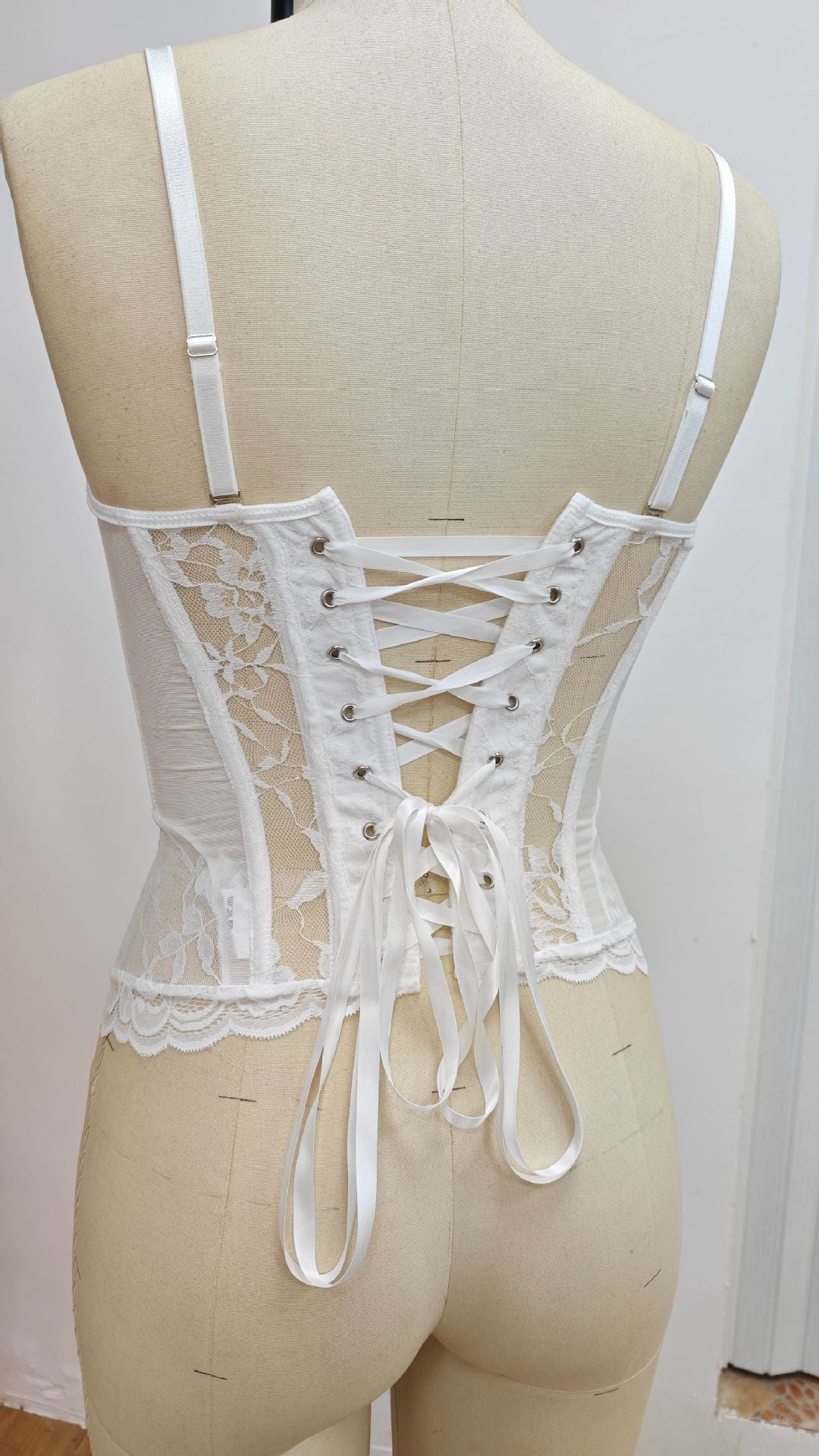 Lace Fishbone Shaping Bustier Top